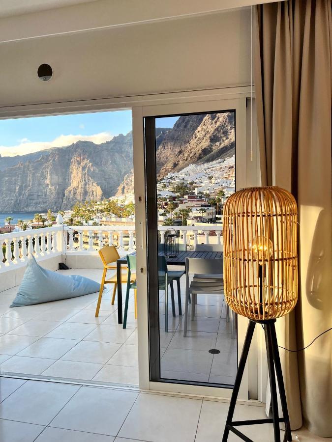 Appartamento Luxury Penthouse With Breathtaking Views And Huge Private Terraces Puerto de Santiago  Esterno foto